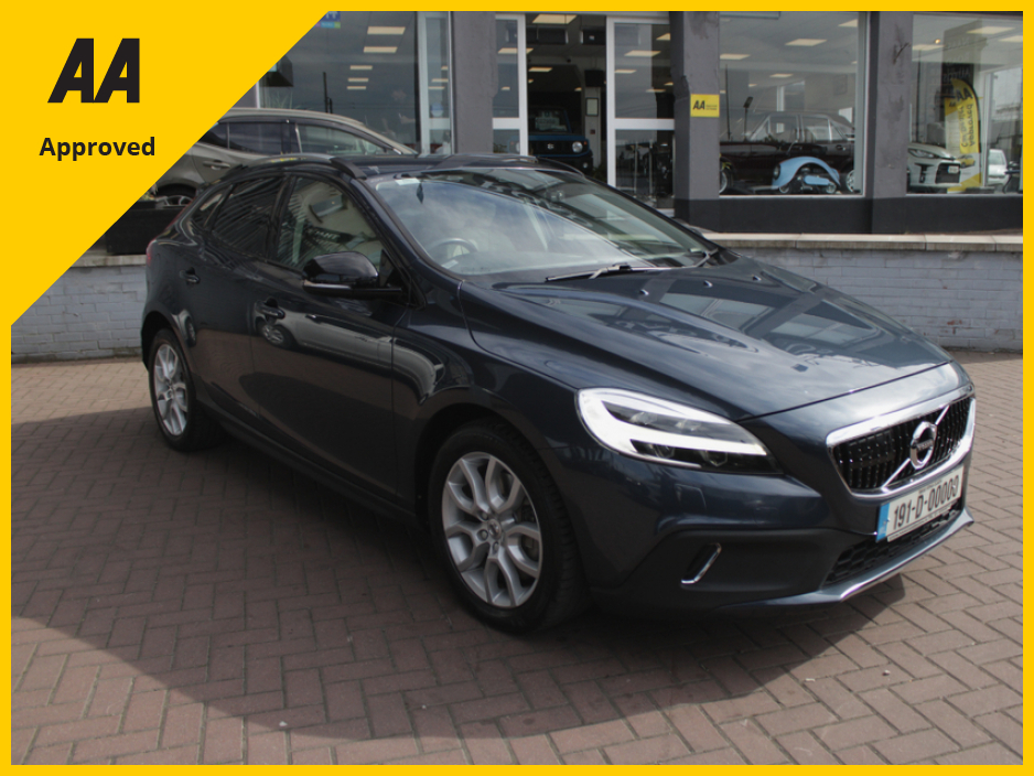 Used Volvo V40 2019 in Dublin