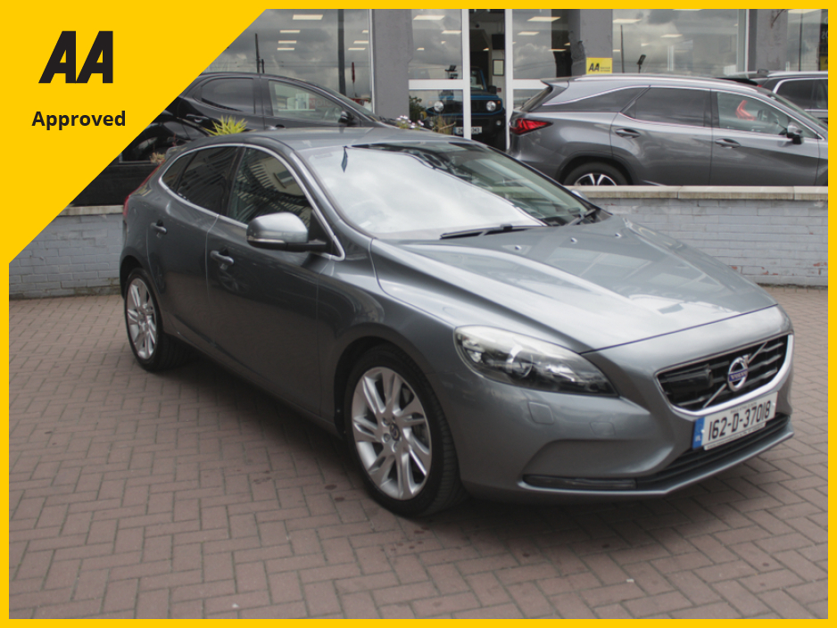 Used Volvo V40 2016 in Dublin