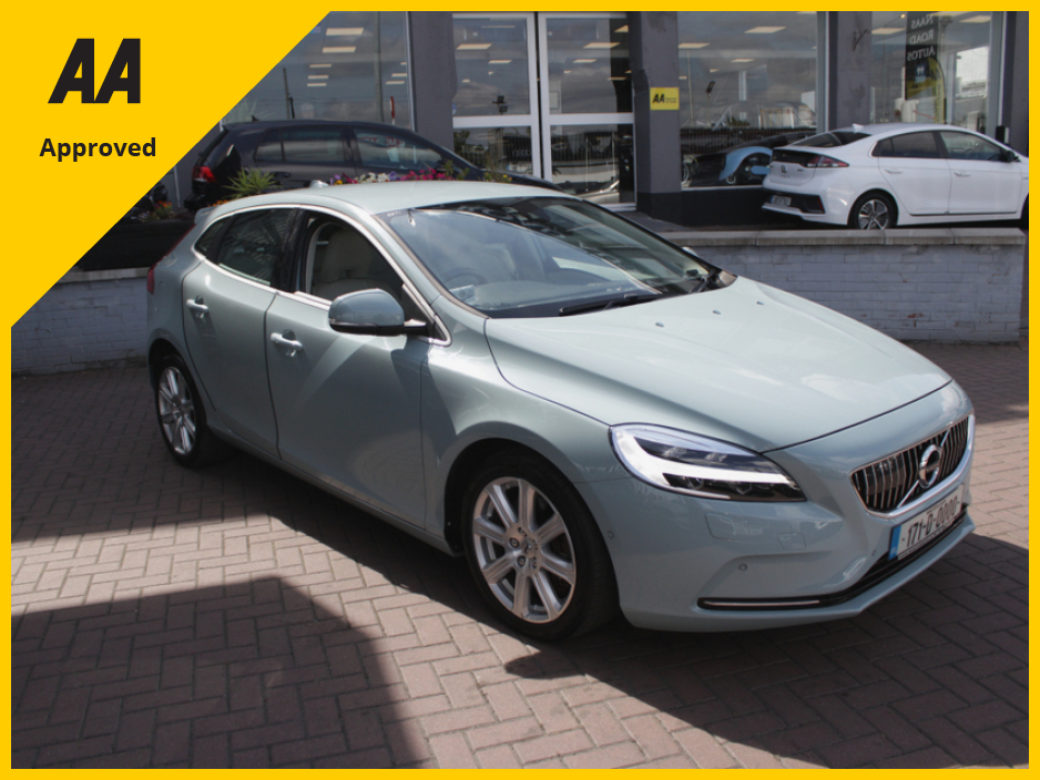 Used Volvo V40 2017 in Dublin